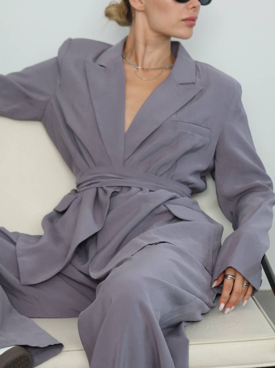 طقم بليزر بربطة مع بنطلون رمادي - KP1360