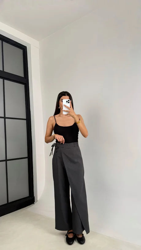 طقم رمادي بلوزة بلفحة مع بنطلون - KP1388