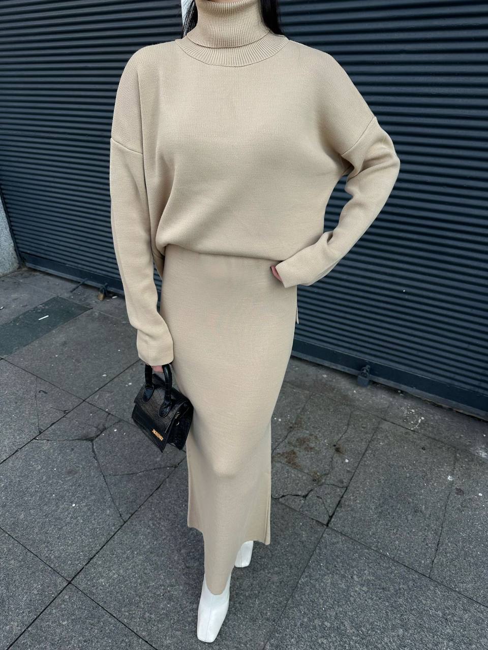 طقم بلوزة مع تنورة بيج - KP1154