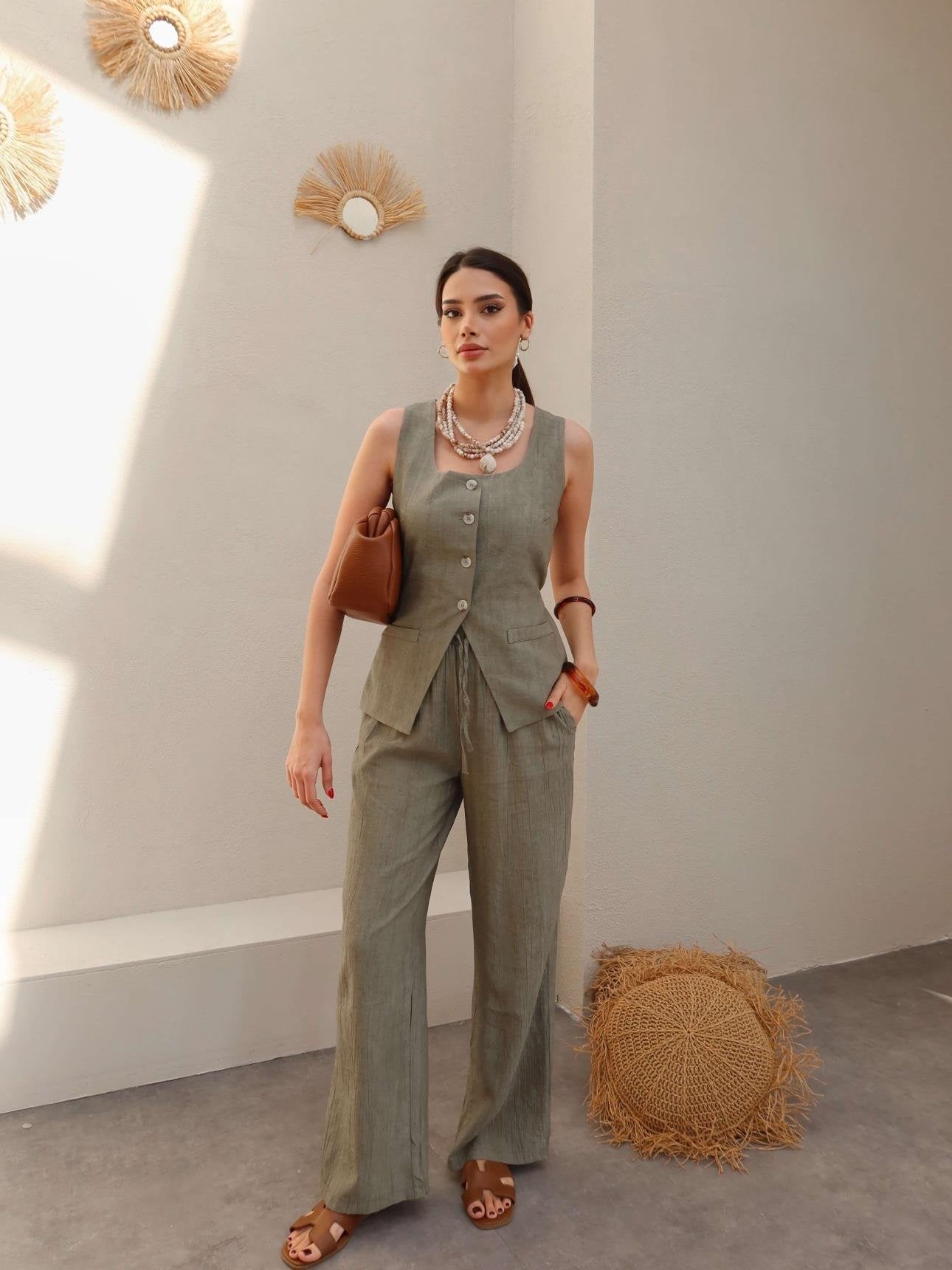 طقم ڤيست مع بنطلون اخضر - KP1236