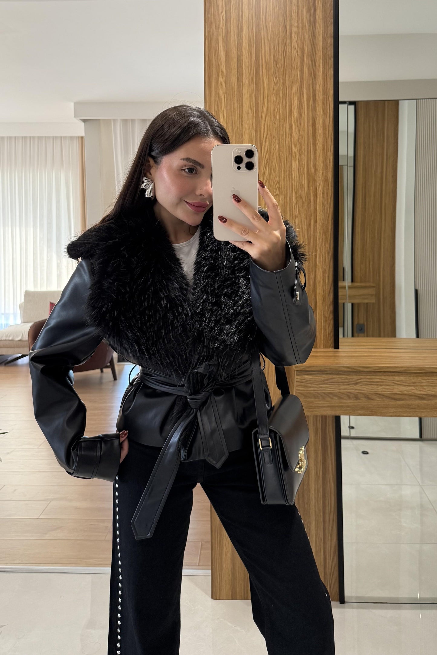 جكيت جلد اسود فرو - KP7097