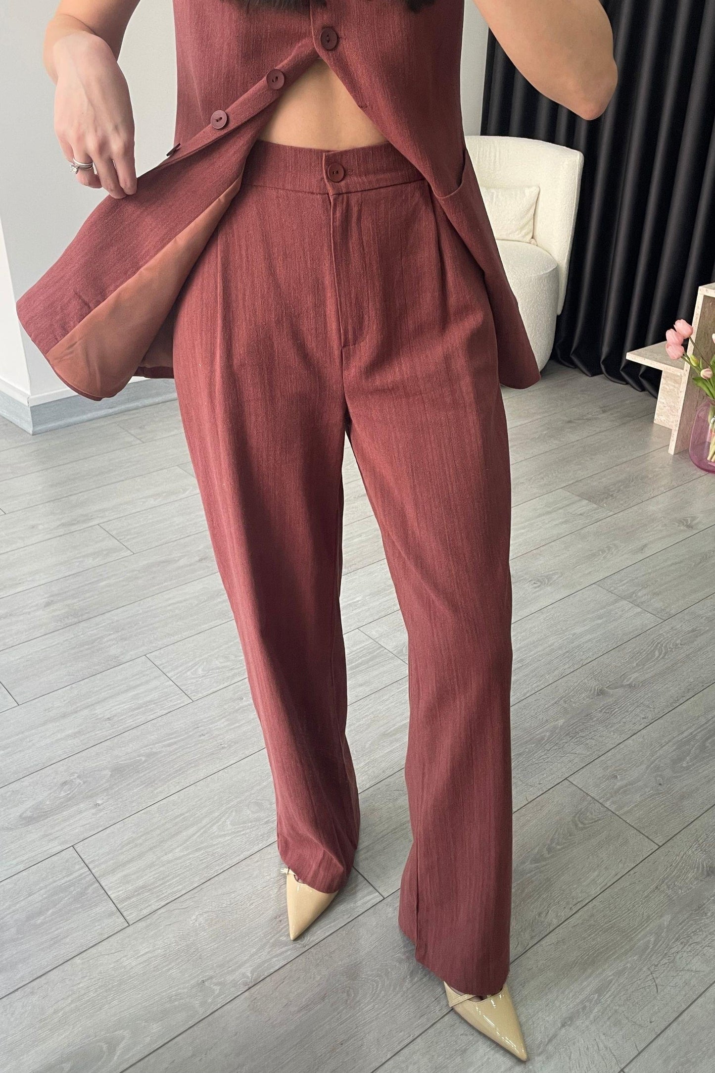 طقم ڤيست مع بنطلون كرميدي - KP1249