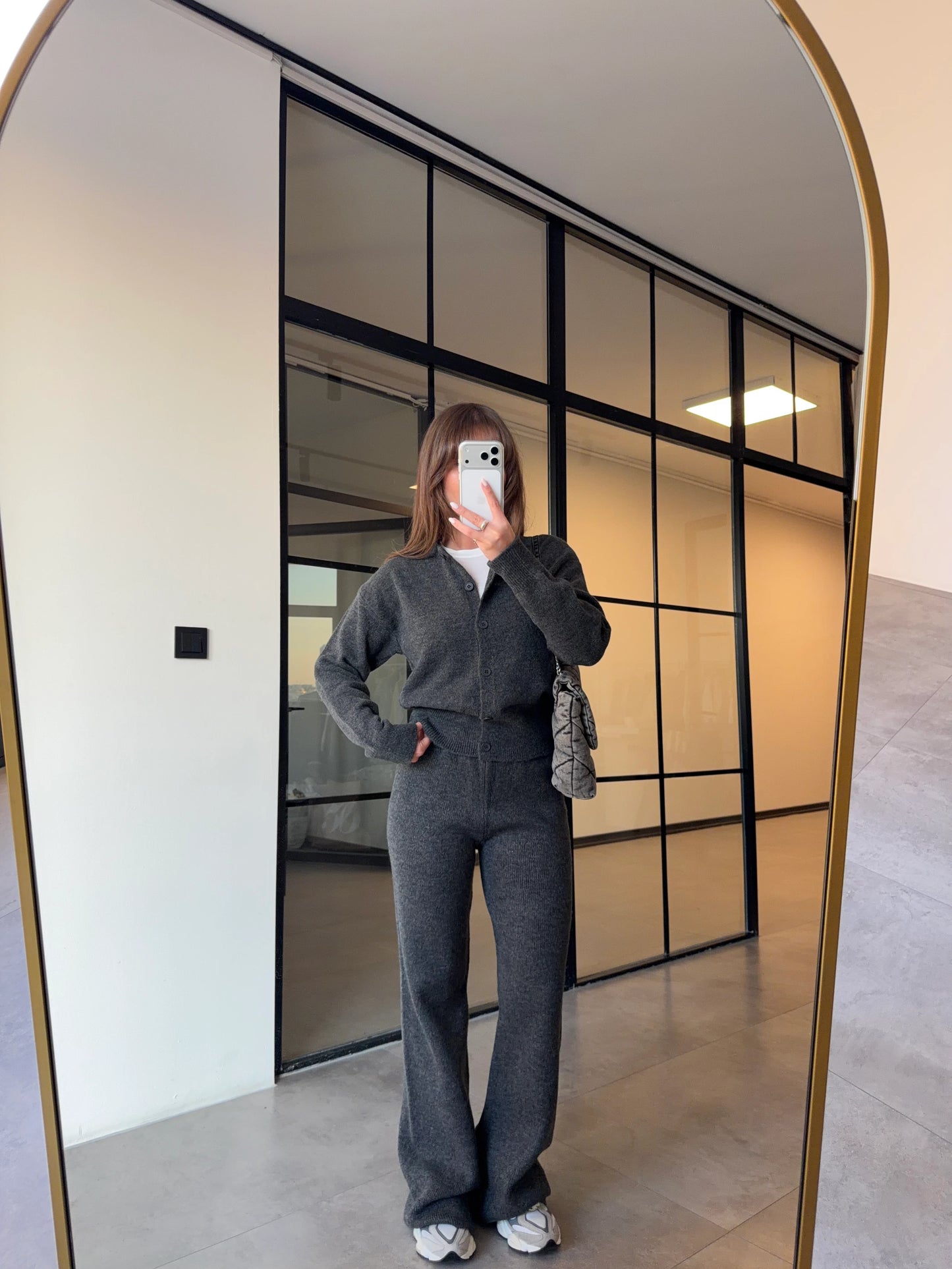 طقم رمادي بأزرار- KP1439