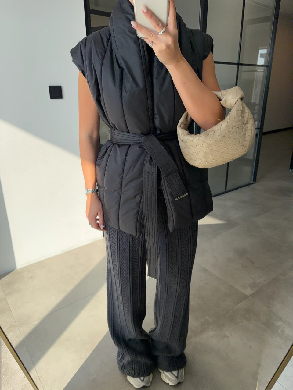 ڤيست اسود بحزام - KP7098