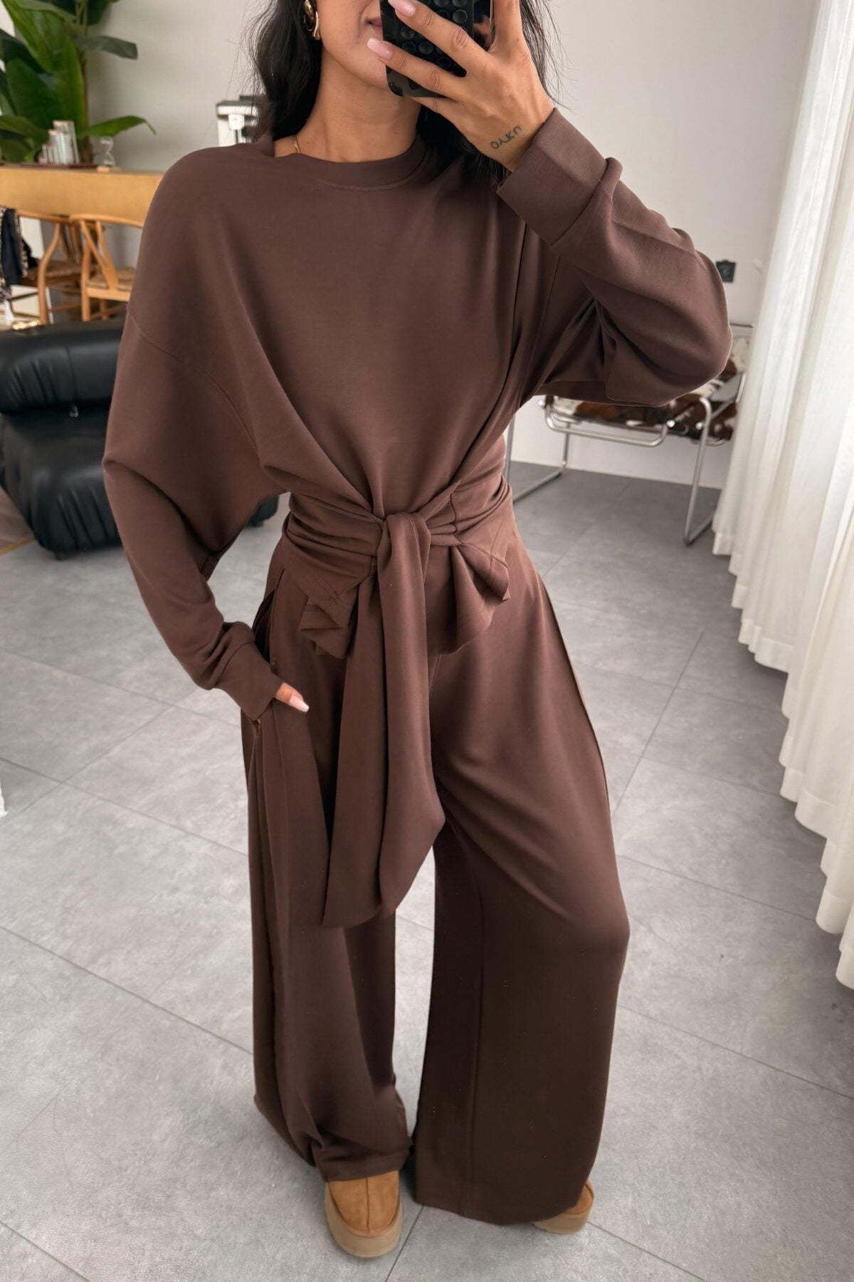 طقم بلوزة ربط مع بنطلون بني - KP1396