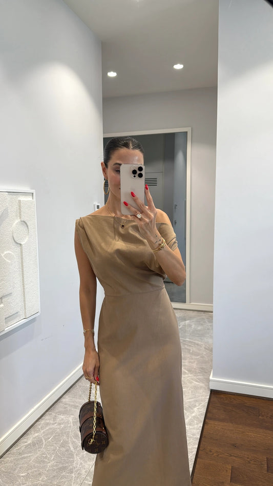 فستان بيج غامق بكتف - KP2206