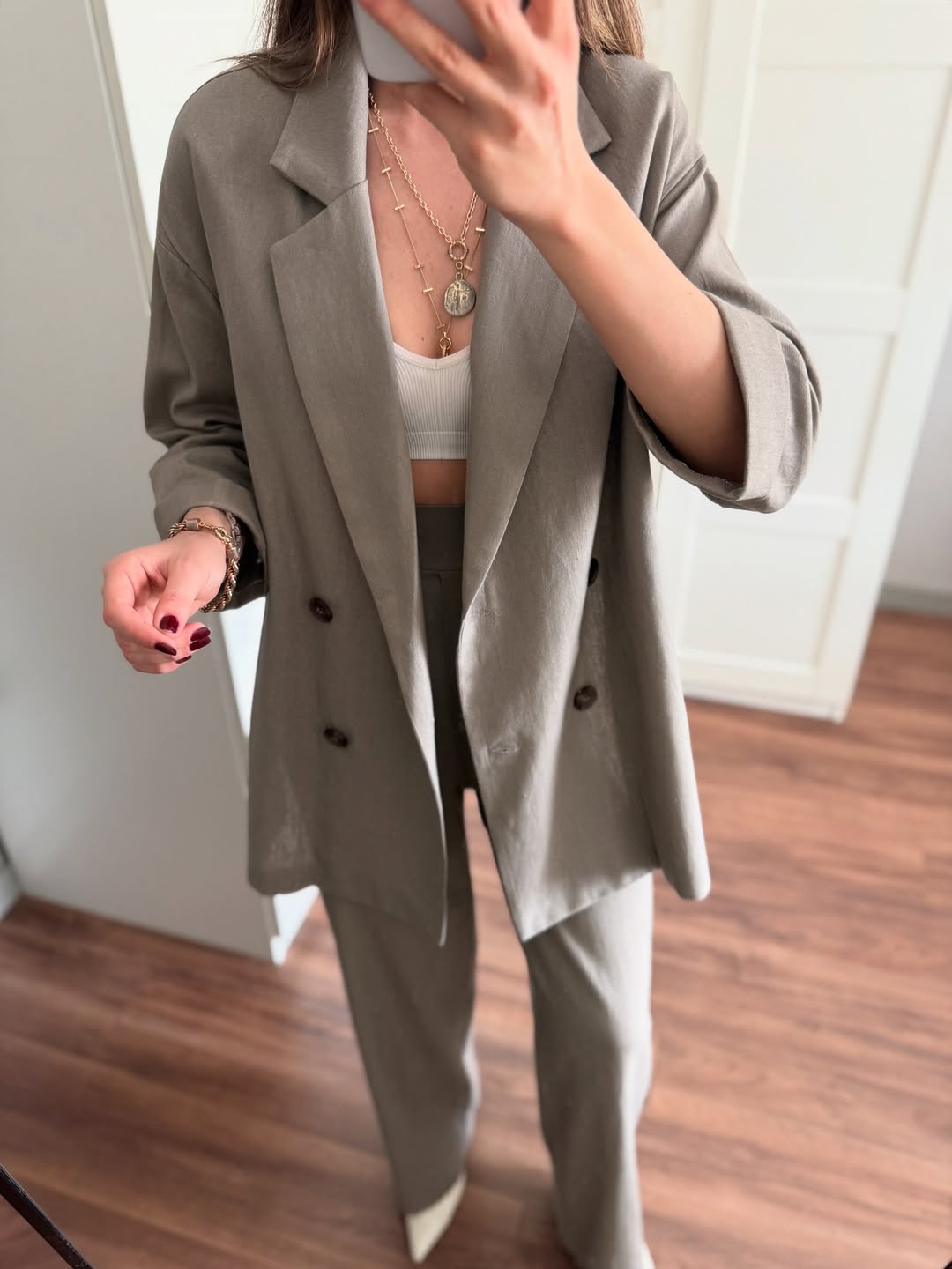 طقم رمادي بأزرار - KP1287