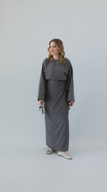 طقم بلوزة مع تنورة ربط رمادي - KP1281