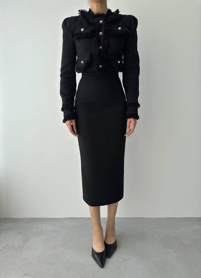 طقم بليزر مع تنورة اسود - KP1362