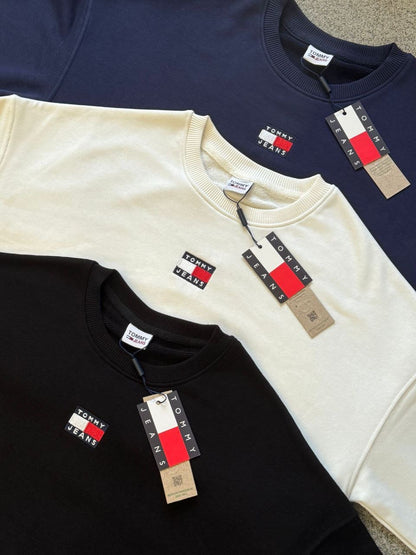 بلوزة اسود تومي Tommy  - KP4302