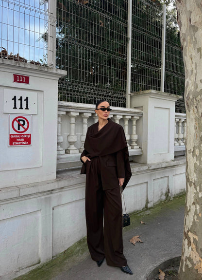 طقم بليزر مع لفحة وبنطلون بني - KP1463