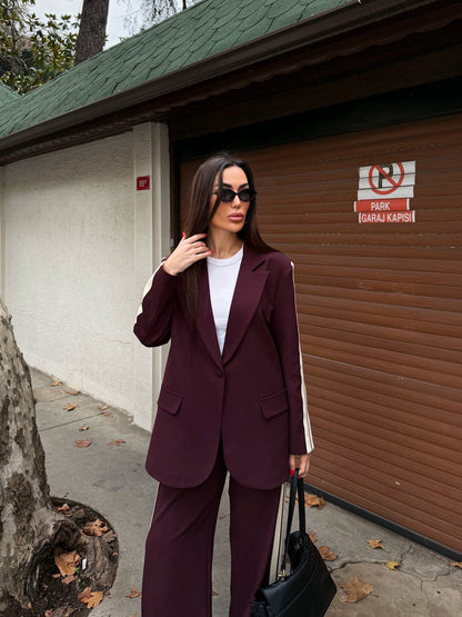 طقم عنابي بليزر مخطط مع بنطلون - KP1464