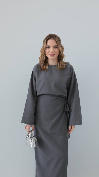 طقم بلوزة مع تنورة ربط رمادي - KP1281