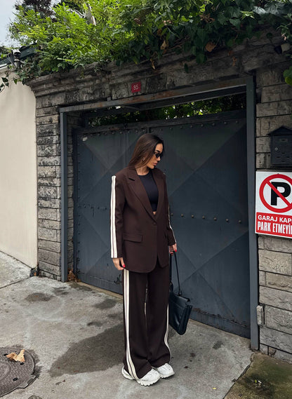 طقم بني بليزر مخطط مع بنطلون - KP1464