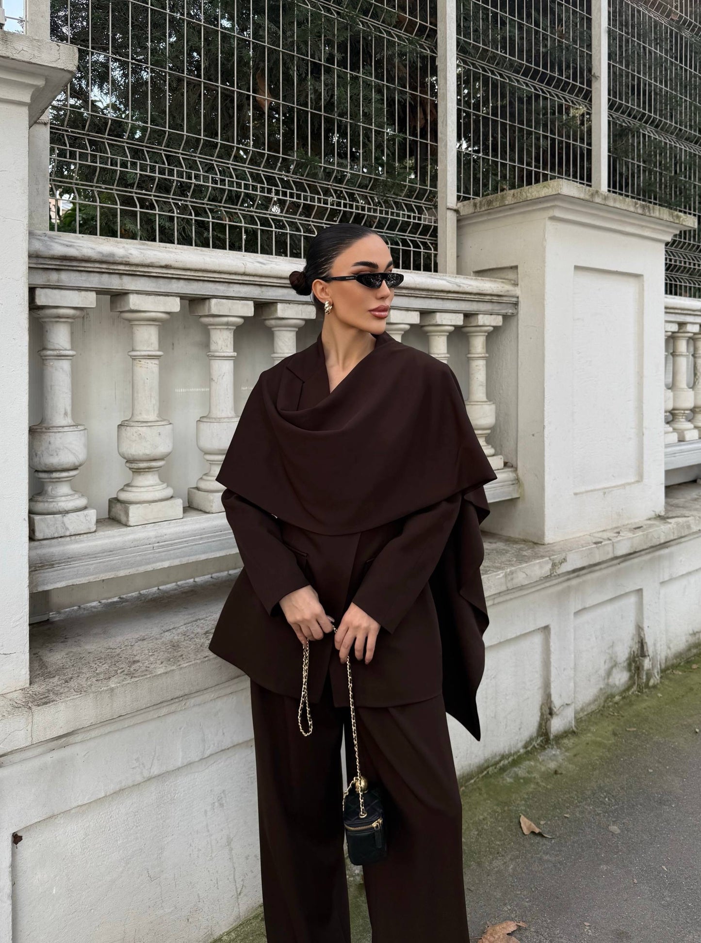 طقم بليزر مع لفحة وبنطلون بني - KP1463