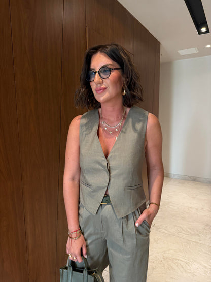 طقم ڤيست مع بنطلون زيتي - KP1336