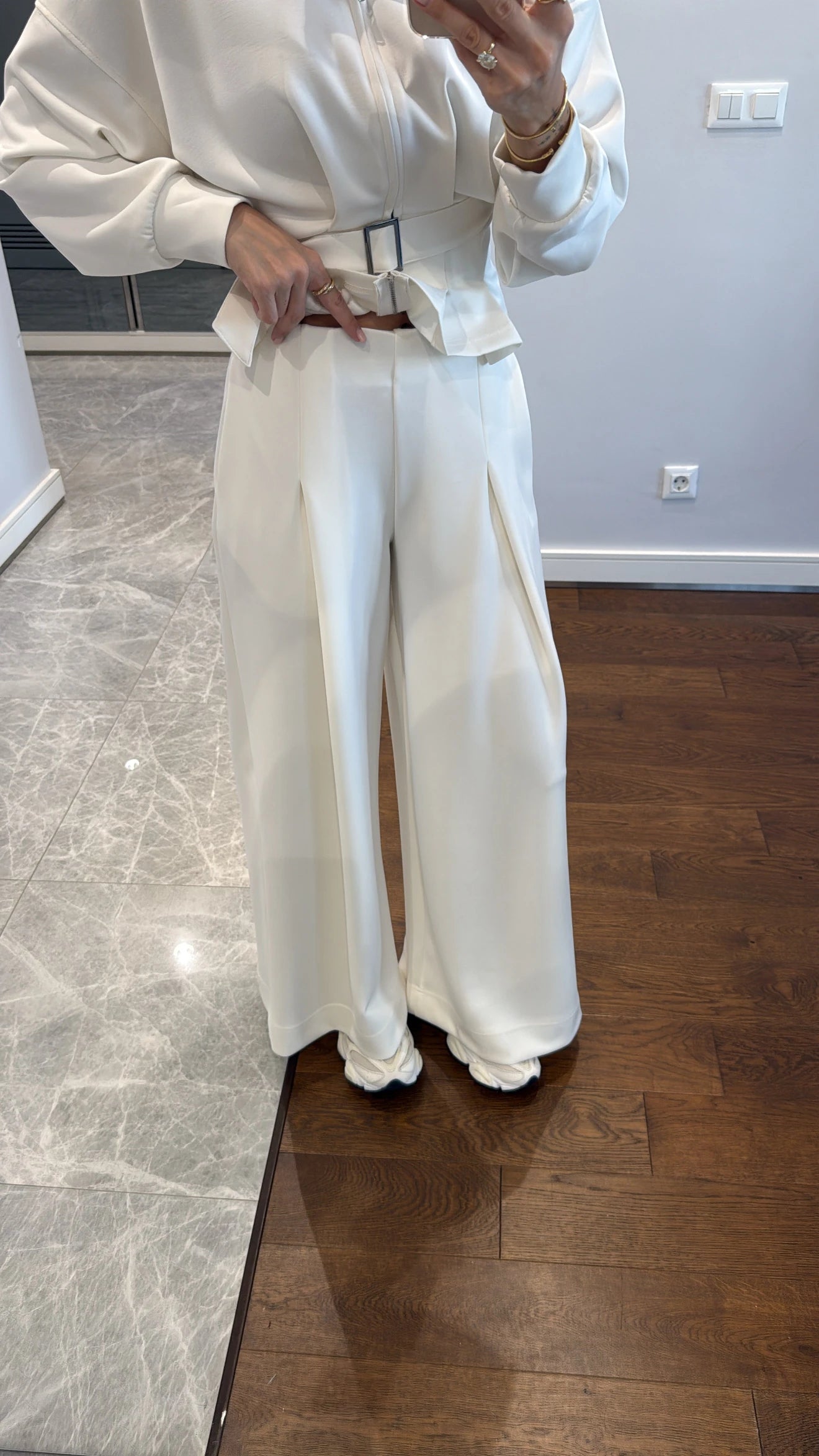 طقم ابيض جكيت بحزام مع بنطلون - KP1414