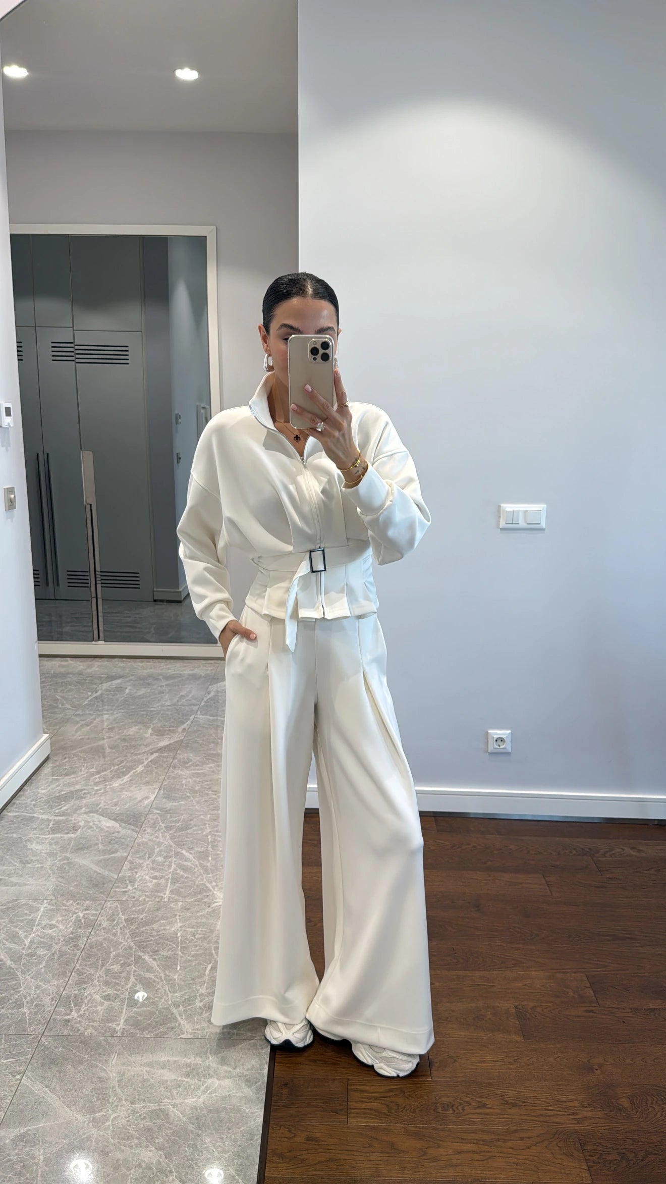 طقم ابيض جكيت بحزام مع بنطلون - KP1414