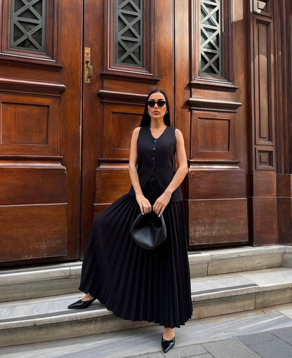 طقم تنورة مع ڤيست اسود - KP1233