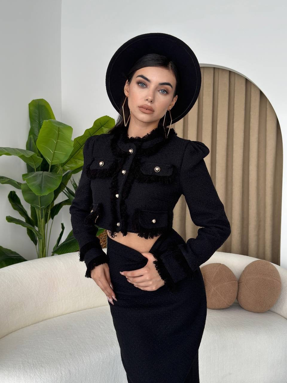 طقم بليزر مع تنورة اسود - KP1362