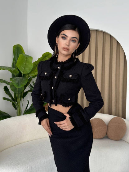 طقم بليزر مع تنورة اسود - KP1362