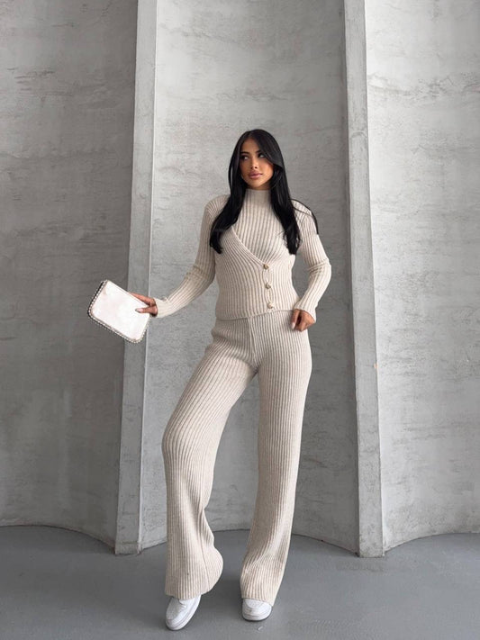 طقم بيج بلوزة بأزرار مع بنطلون - KP1394