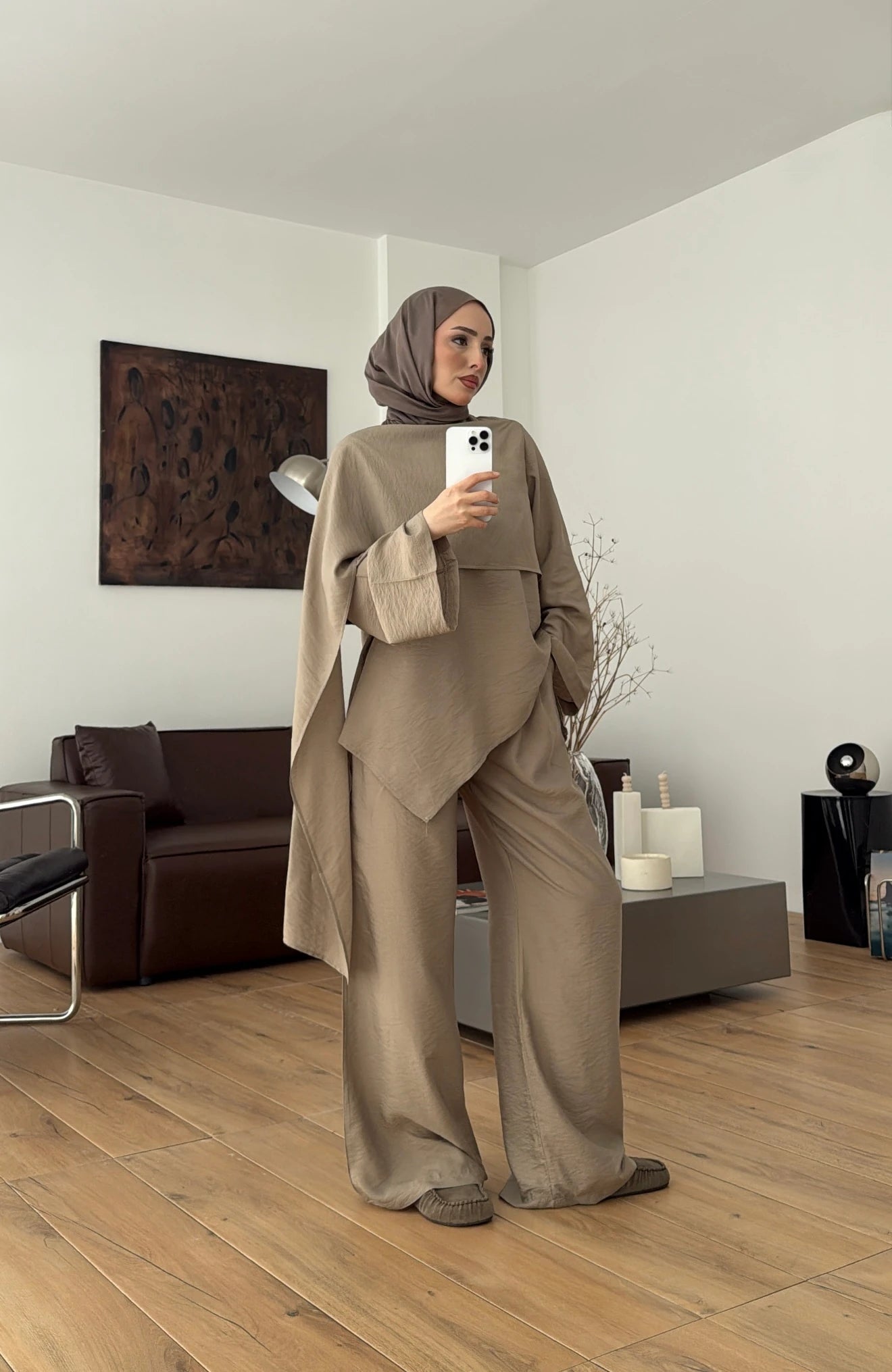 طقم بلوزة بشال مع بنطلون بيج غامق - KP1551