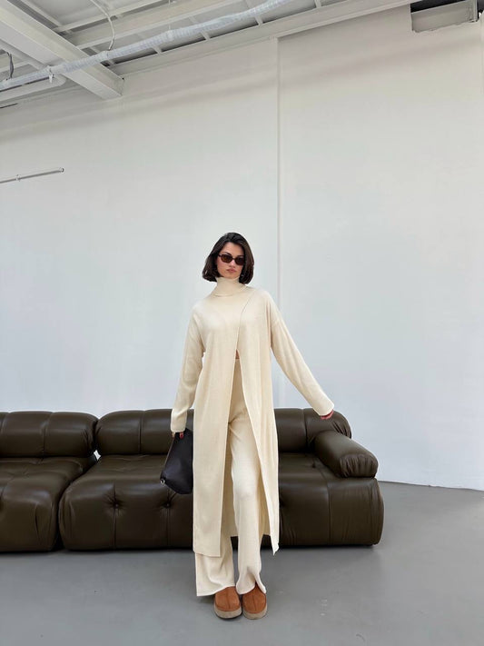 طقم بلوزة قبة عالية مع بنطلون بيج - KP1364