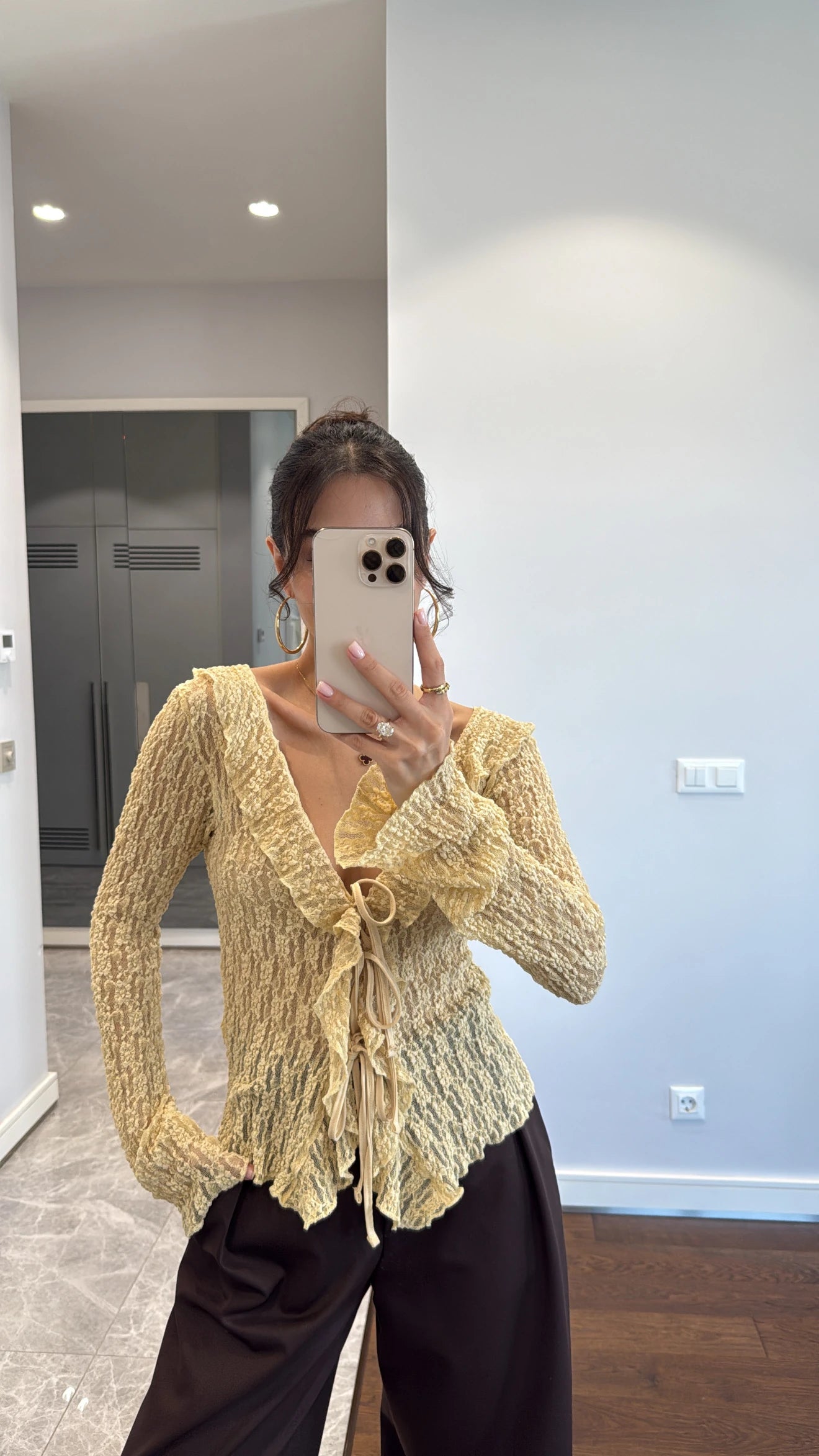 بلوزة دانتيل ربط اصفر - KP4249