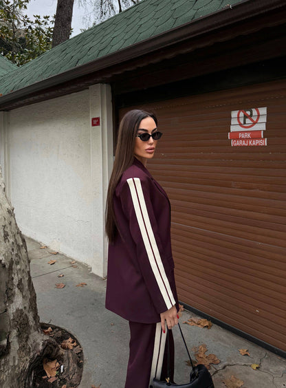 طقم عنابي بليزر مخطط مع بنطلون - KP1464