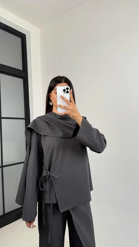 طقم رمادي بلوزة بلفحة مع بنطلون - KP1388