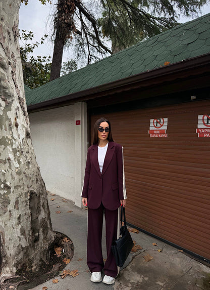 طقم عنابي بليزر مخطط مع بنطلون - KP1464