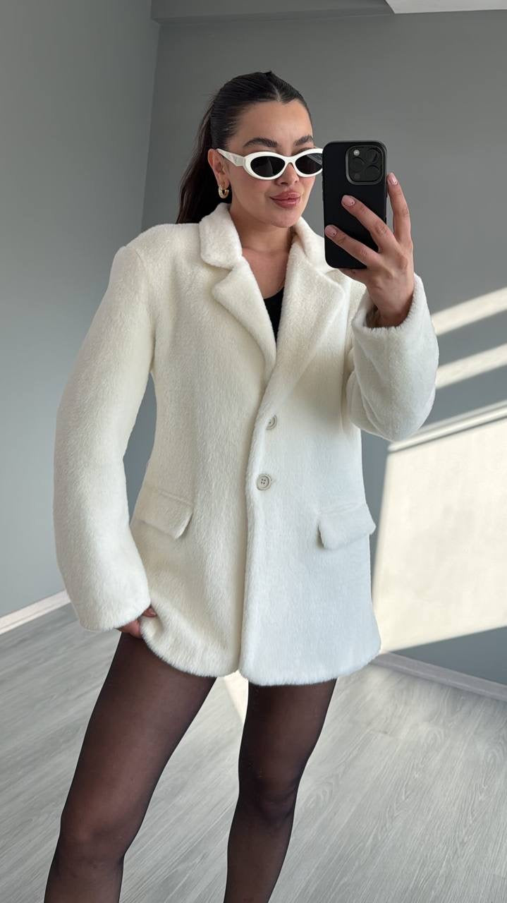 بليزر فرو ابيض - KP7213