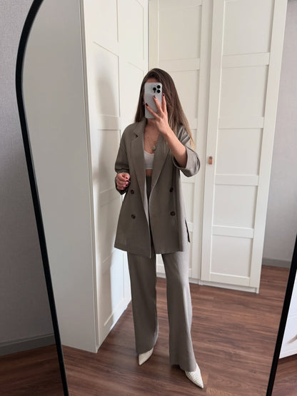 طقم رمادي بأزرار - KP1287