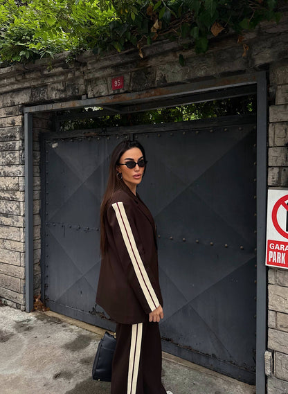 طقم بني بليزر مخطط مع بنطلون - KP1464