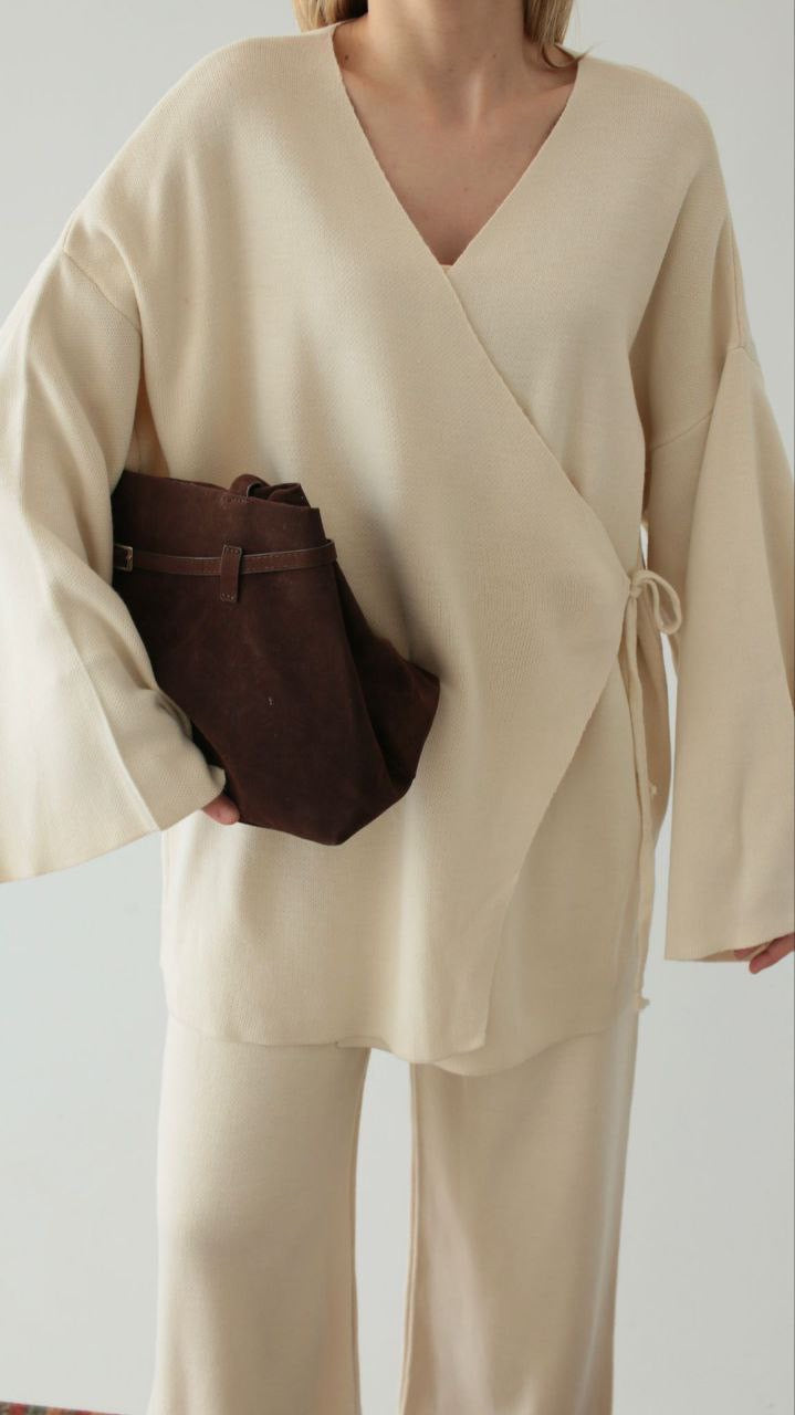 طقم بلوزة ربط مع بنطلون بيج - KP1443