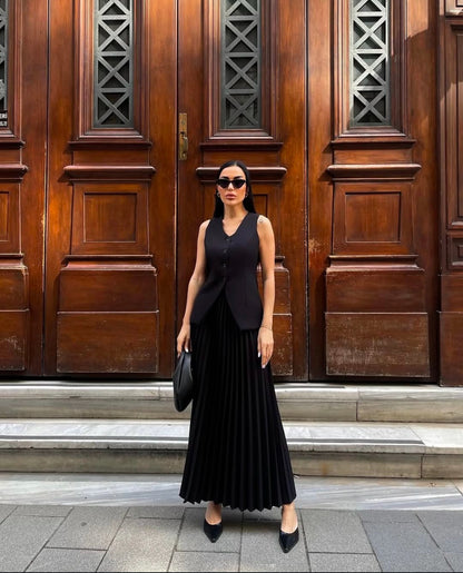 طقم تنورة مع ڤيست اسود - KP1233