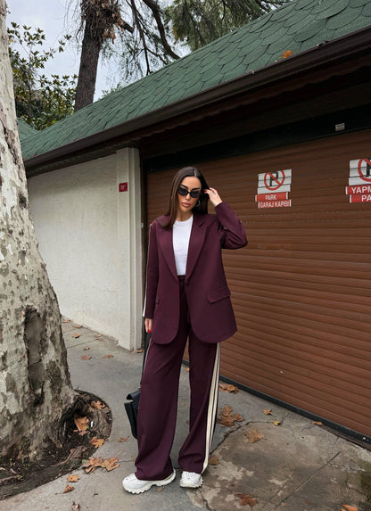 طقم عنابي بليزر مخطط مع بنطلون - KP1464