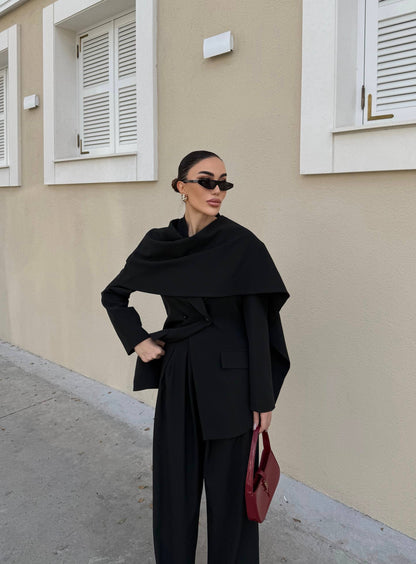 طقم بليزر مع لفحة وبنطلون اسود - KP1463