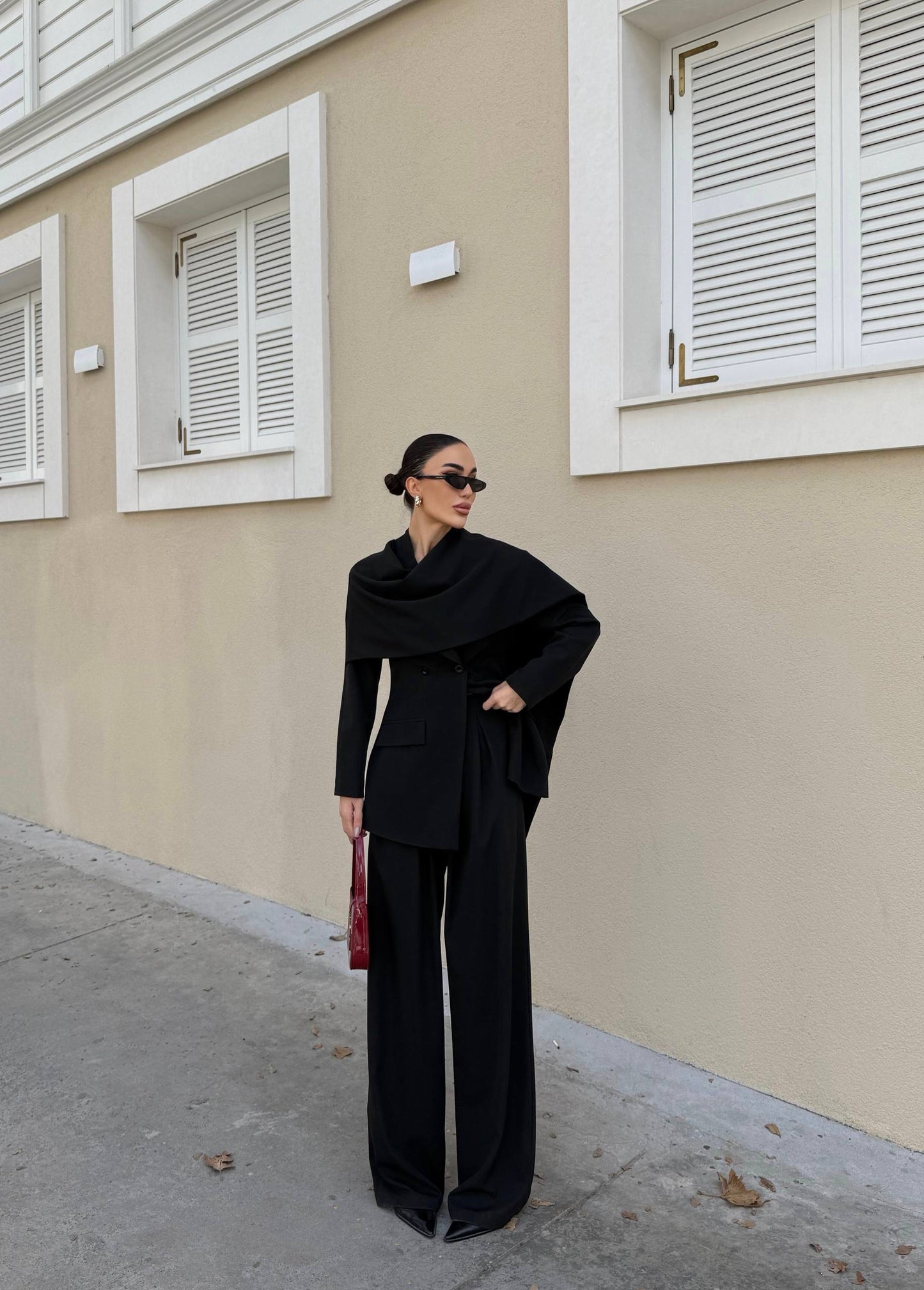 طقم بليزر مع لفحة وبنطلون اسود - KP1463