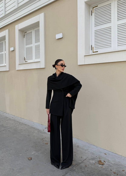 طقم بليزر مع لفحة وبنطلون اسود - KP1463