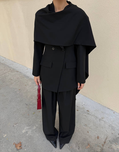 طقم بليزر مع لفحة وبنطلون اسود - KP1463