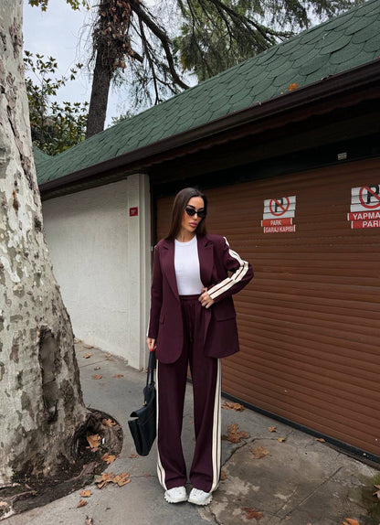 طقم عنابي بليزر مخطط مع بنطلون - KP1464