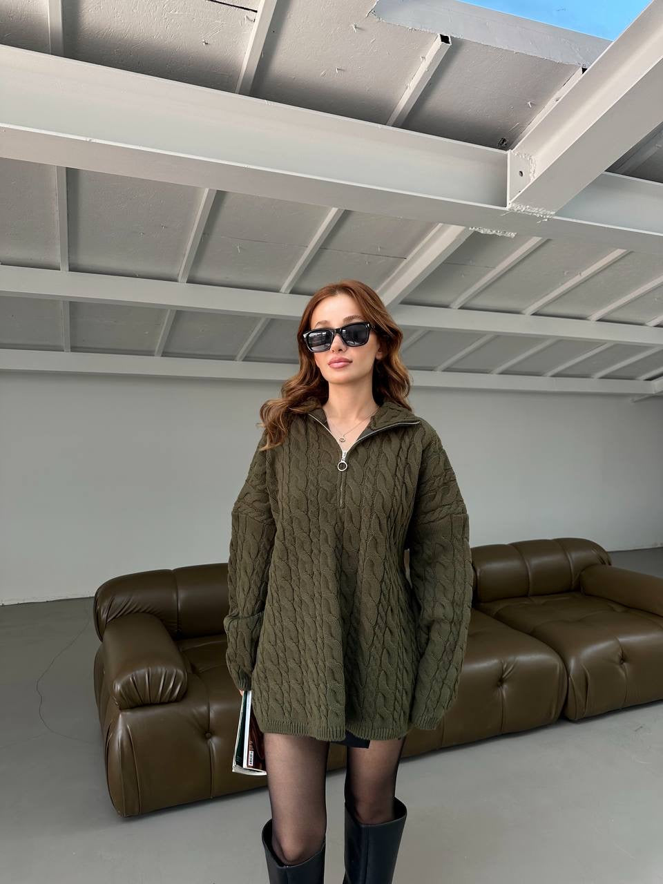 بلوزة زيتي مجدلة بسحاب - KP4244