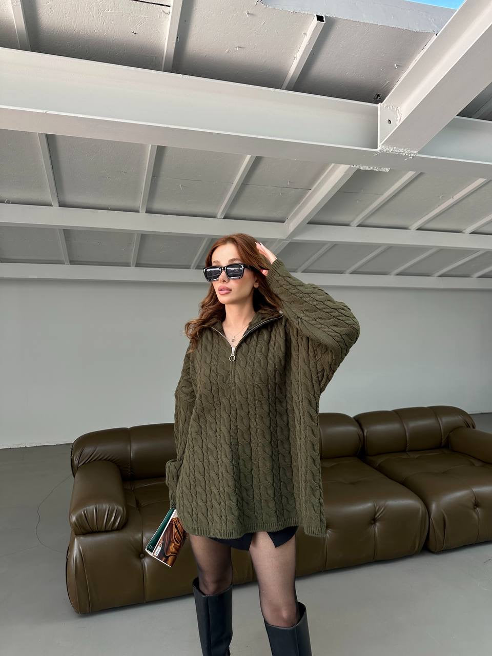 بلوزة زيتي مجدلة بسحاب - KP4244