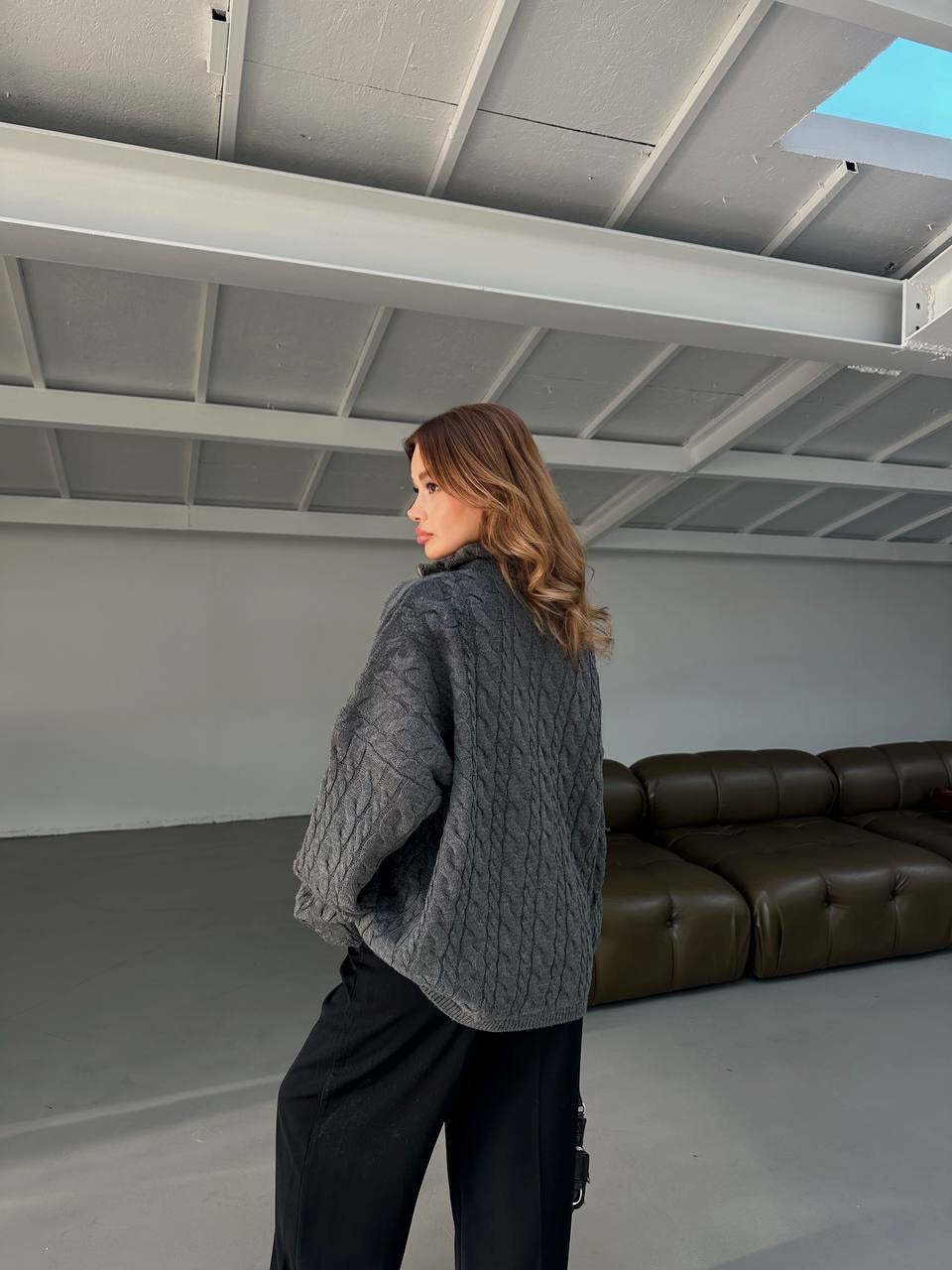 بلوزة رمادي مجدلة بسحاب - KP4244