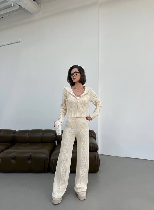 طقم مجدل جرزة بسحاب مع بنطلون بيج - KP1366