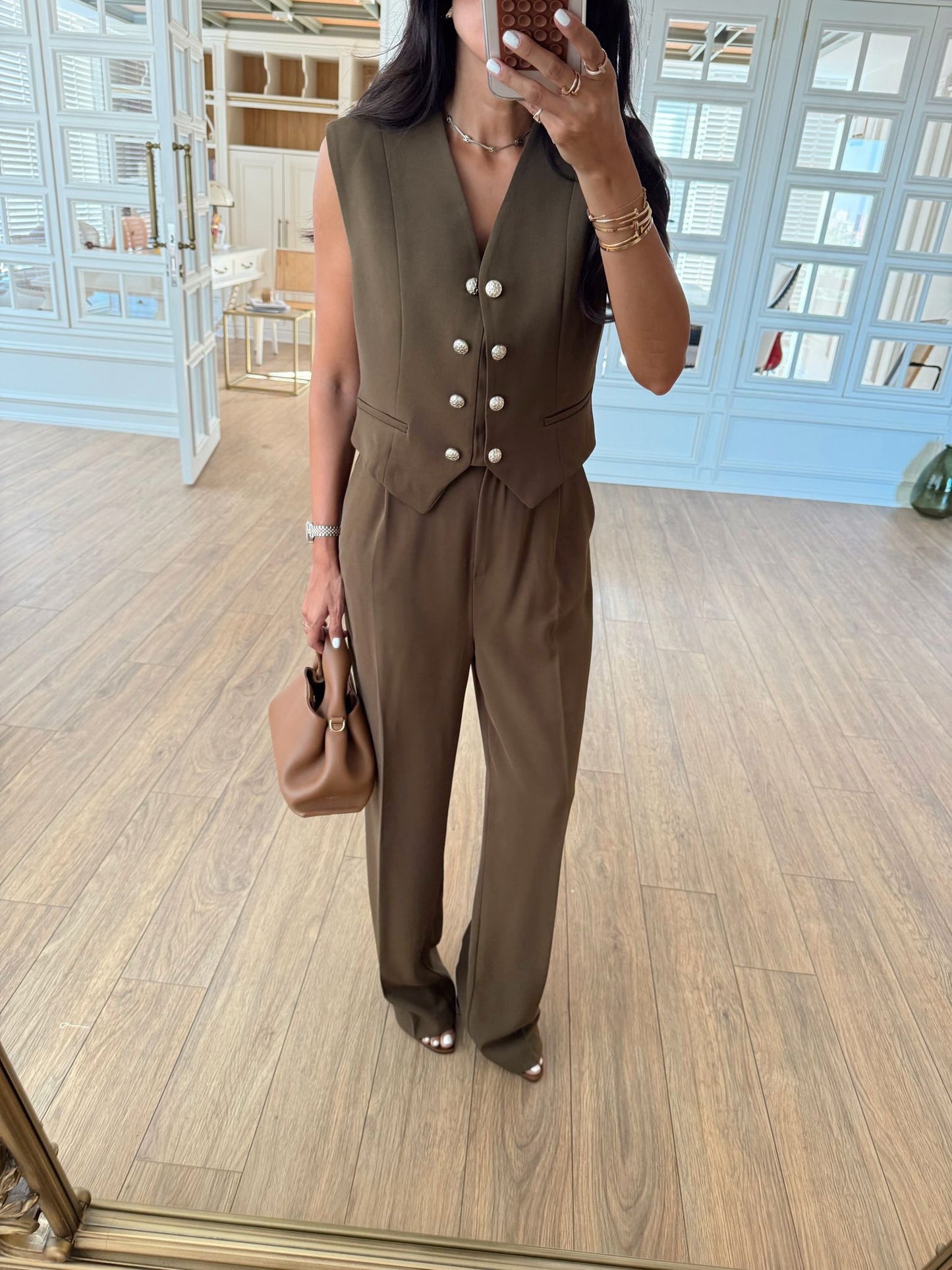 طقم ڤيست مع بنطلون زيتي - KP1345