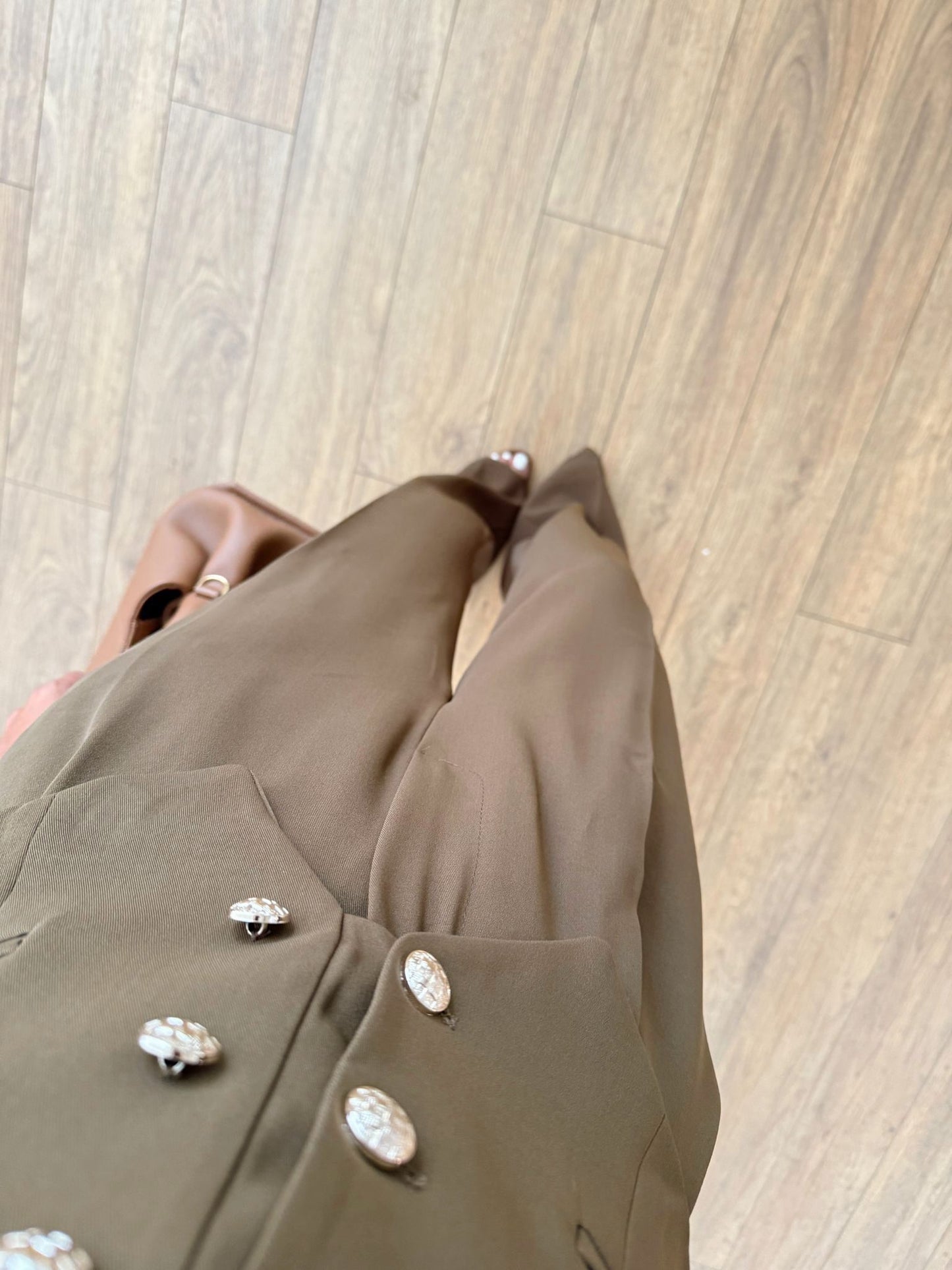 طقم ڤيست مع بنطلون زيتي - KP1345