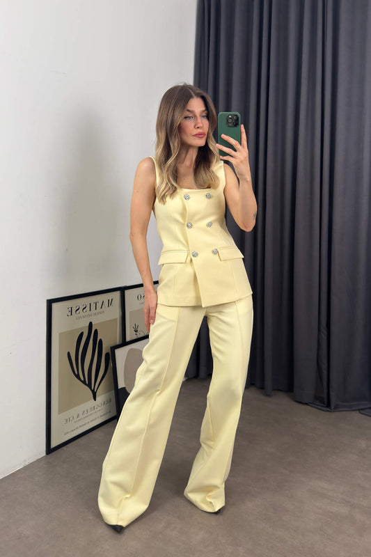 طقم اصفر بأزرار - KP1001